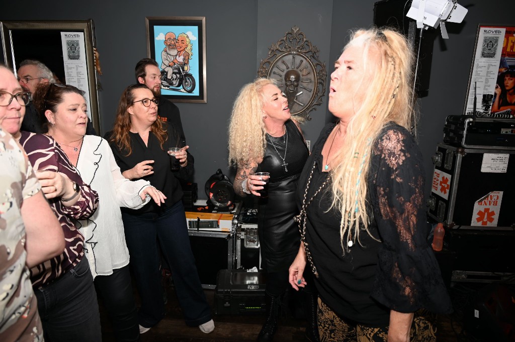 ../Images/10 jaar Ro's Barbershop 069.jpg